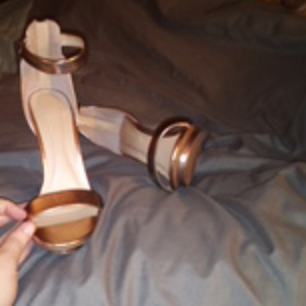 Stilettos - Picture 3 of 4